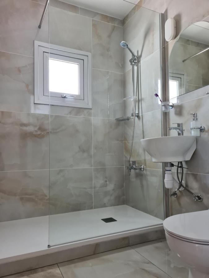 Fotoxenia Luxury Apts Paralimni Buitenkant foto