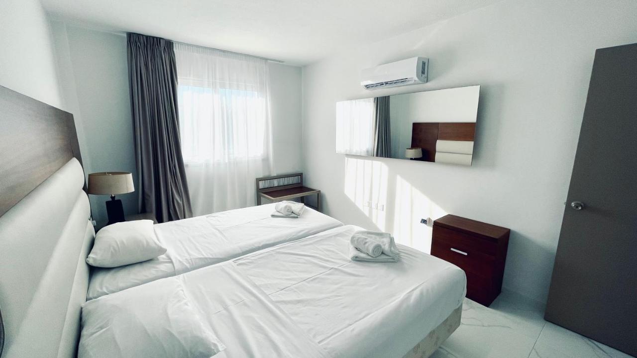 Fotoxenia Luxury Apts Paralimni Buitenkant foto