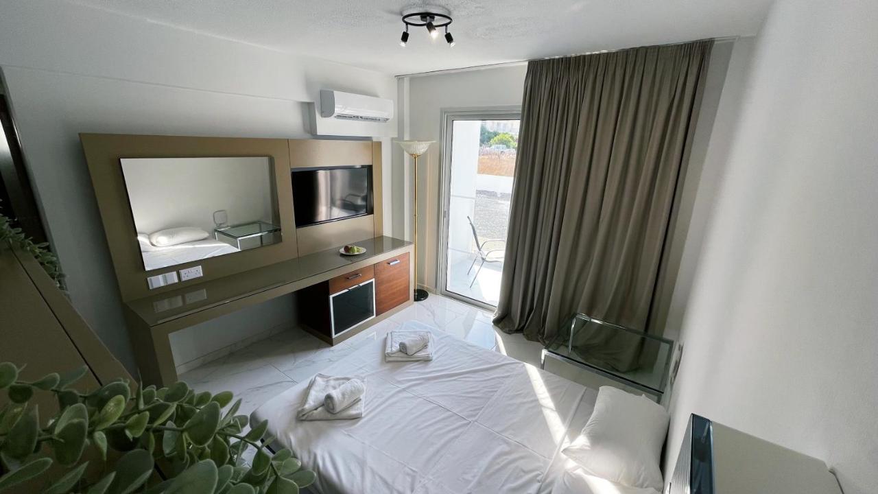 Fotoxenia Luxury Apts Paralimni Buitenkant foto